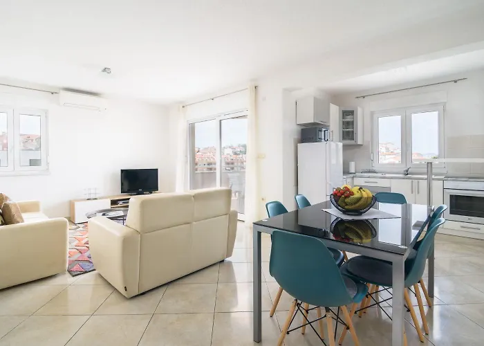 Eli Apartment